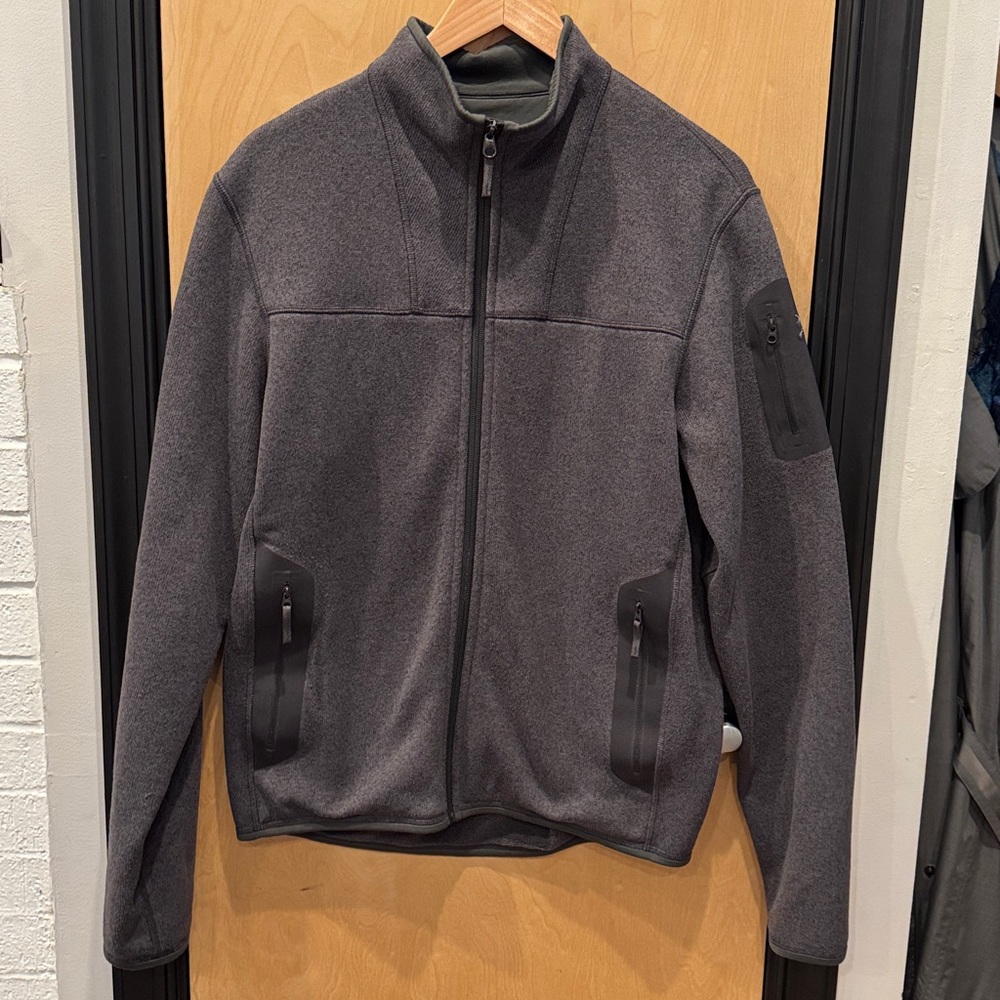 Arcteryx Men Jacket Medium Covert Cardigan Grey Performance Outdoor Hike Utility